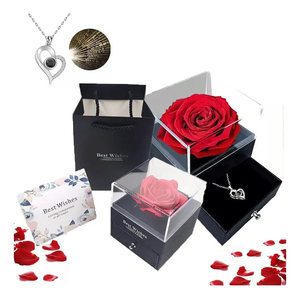 Rosa Eterna + Collar “Te Amo” de Regalo